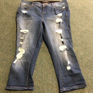 Torrid bombshell cropped jeans